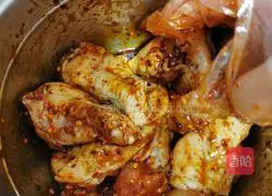 Illustration of how to make roast chicken legs 8