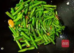Illustration of how to make stir-fried green beans 5