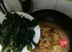 Illustration of how to make kelp-crusted pork 7