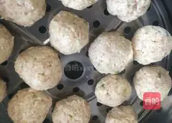 Illustration of how to make tofu meatballs 6