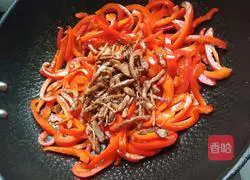 Illustration of how to make shredded bell pepper pork 7