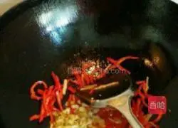 Illustration of how to make fried beef with pickled pepper 6