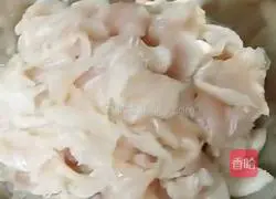 Fragrant Illustration of how to make spicy boiled pangasius 1