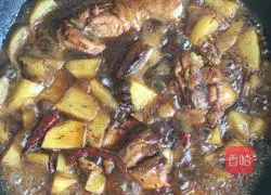 Illustration of how to make potato and chicken legs 4