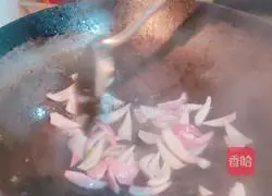 Illustration of how to stir-fry pork liver with garlic sprouts 9