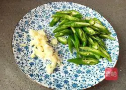 Illustration of how to make fried fish fillets 3