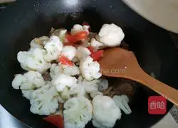 Illustration of how to make stir-fried cauliflower meat 17