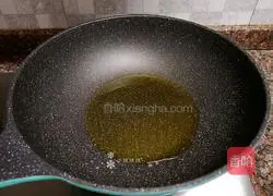 Illustration of how to stir-fry pork liver with leeks 6