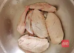 Illustration of how to make Lemon Coke Chicken Wings 1