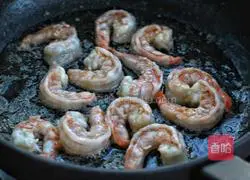 Illustration of how to make shrimp and eggs 5