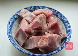 Illustration of how to stew beans with big bones 2