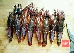 Illustration of how to make garlic steamed lobster 3