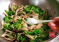 Illustration of Recipe for Fried Shredded Belly with Refreshing Spicy Peppers 7