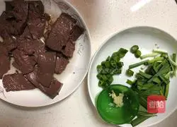 Illustration of how to make leeks and stuffed duck blood 1