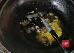 Illustration of how to make braised chicken and potatoes stewed 4