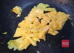 Illustration of how to make fried rape eggs 4