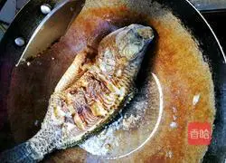 Frozen tofu stewed with tilapia Illustration of how to do it 5