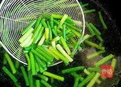 Illustration of how to make Spicy Spare Ribs and Prawns Hot Pot 3