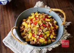 Illustration of how to make minced meat and diced potatoes 13