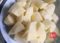 Illustration of how to make braised pork ribs with mushrooms and potatoes 4