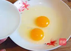 Illustration of how to make spinach, fried eggs and black sesame seeds 3