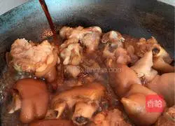 Illustration of home-cooked soybean pig's trotters 13