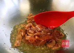 Illustration of how to make stir-fried asparagus with tenderloin 6