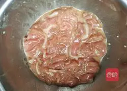 Illustration of how to make spicy boiled pork slices 2