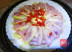 Illustration of how to make steamed potato slices with bacon 7