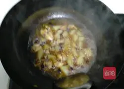 Illustration of how to make chicken legs stewed with potatoes 9