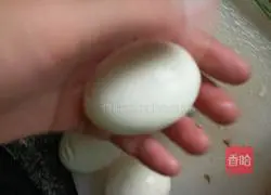 Illustration of how to braise chicken feet and wings in rice cooker 2