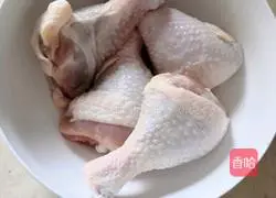 Illustration of how to make fried chicken legs with pepper 1