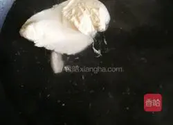 Illustration of how to cook chicken breast in sauce 4