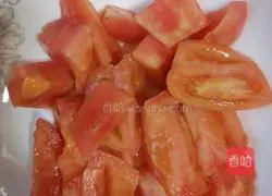 Illustration of how to make beef stew with potatoes and tomatoes 3