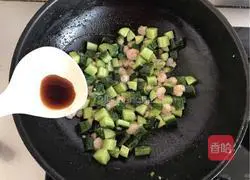 Illustration of how to make stir-fried shrimps 8