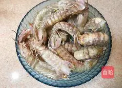 Illustration of how to make garlic shrimps 8