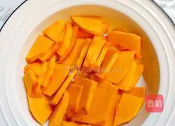 Illustration of how to make steamed minced meat and pumpkin 1