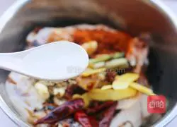 Illustration of how to make duck wings in rice cooker 6