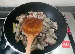 Illustration of how to make beer duck 5