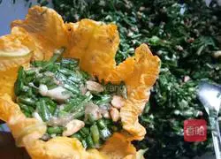 Illustration of how to make pumpkin flowers 7