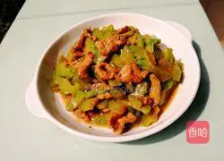 Stir-fry the bitter melon Illustration of how to make sliced ​​meat 14