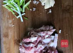 Illustration of how to make fried meat with green bamboo shoots 1