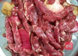 Illustration of how to cook beef tenderloin with apples 2