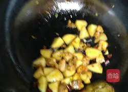 Illustration of how to cook chicken legs and stewed potatoes 8