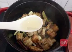 Illustration of Braised Pork 14