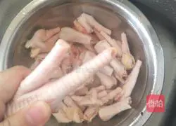 Illustration of braised chicken feet 2
