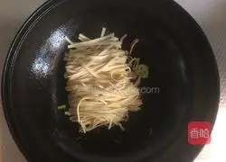 Illustration of how to make hot pepper dried tofu 4