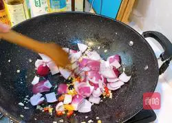 Illustration of how to make fried yellow beef with onions 7