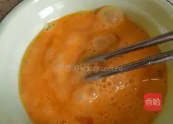 Illustration of how to make scrambled egg salad 1