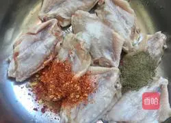 Illustration of how to make crispy spicy wings 3